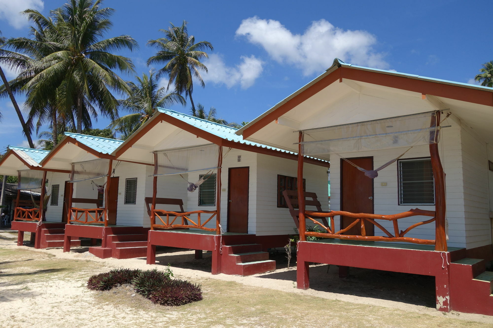 One More Night Beach Resort Baan Khai Exterior photo